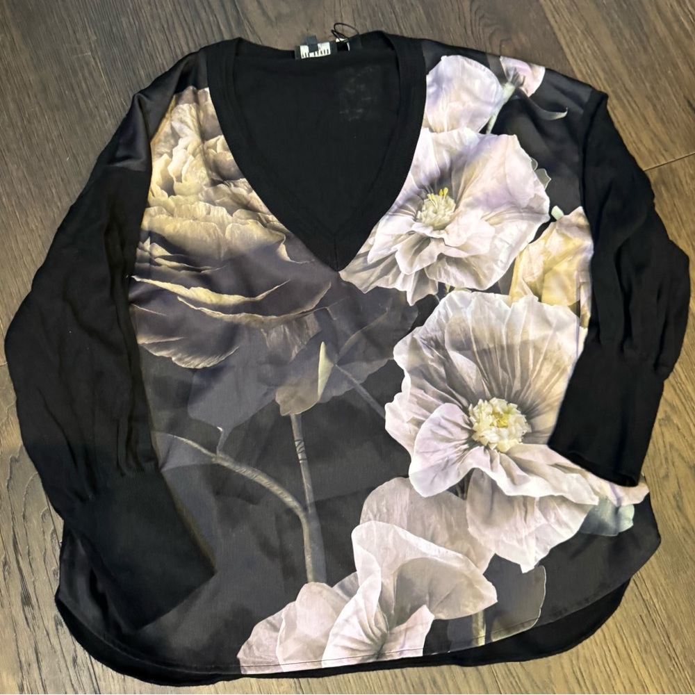Black V-Neck 3/4 Sleeve Graphic Blouse